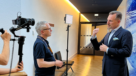 Header_Interview_ASw